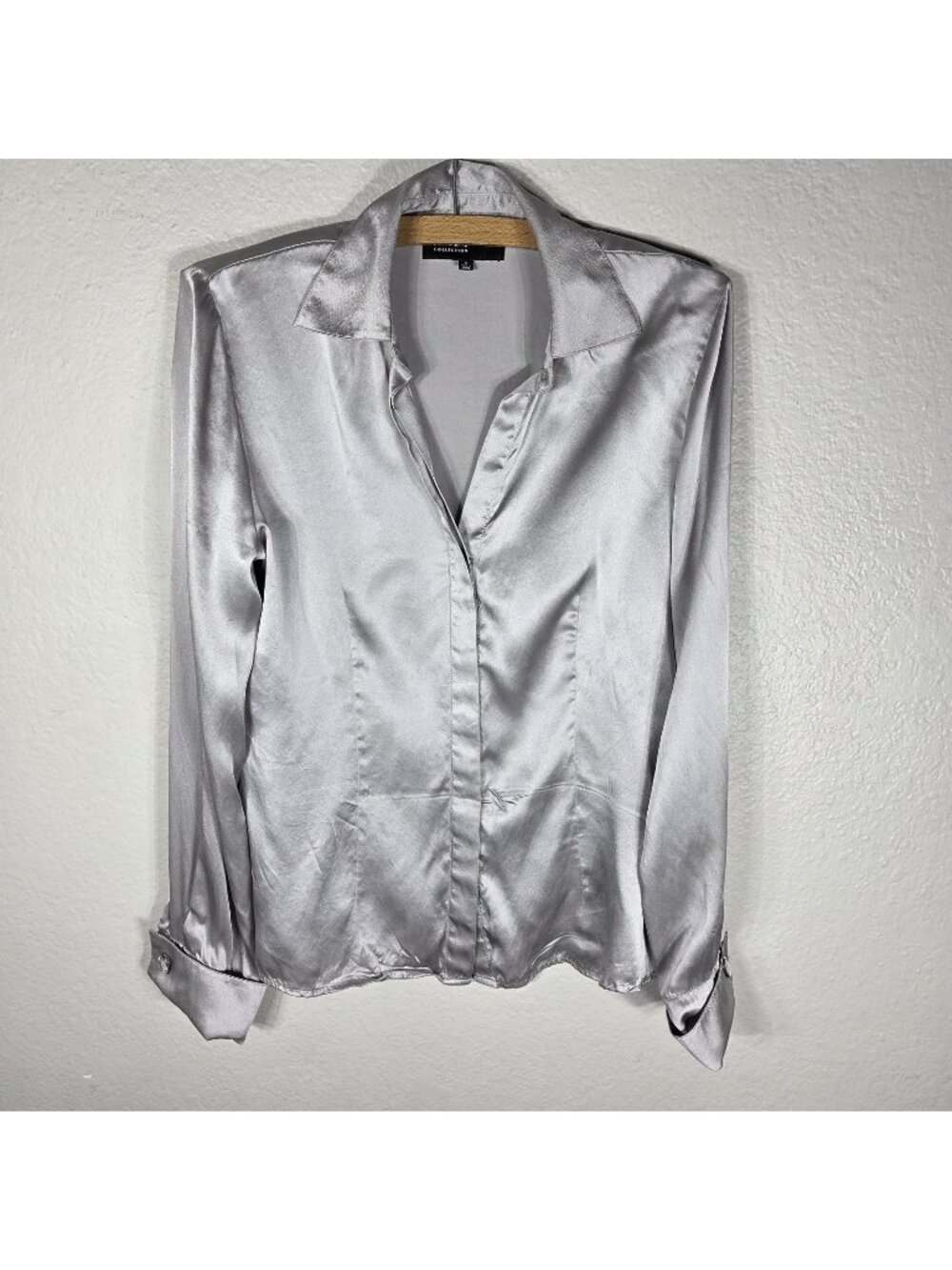 Jones New York Silver Satin Silk Button Up TopShirt 4 Long Sleeve Crystal Button